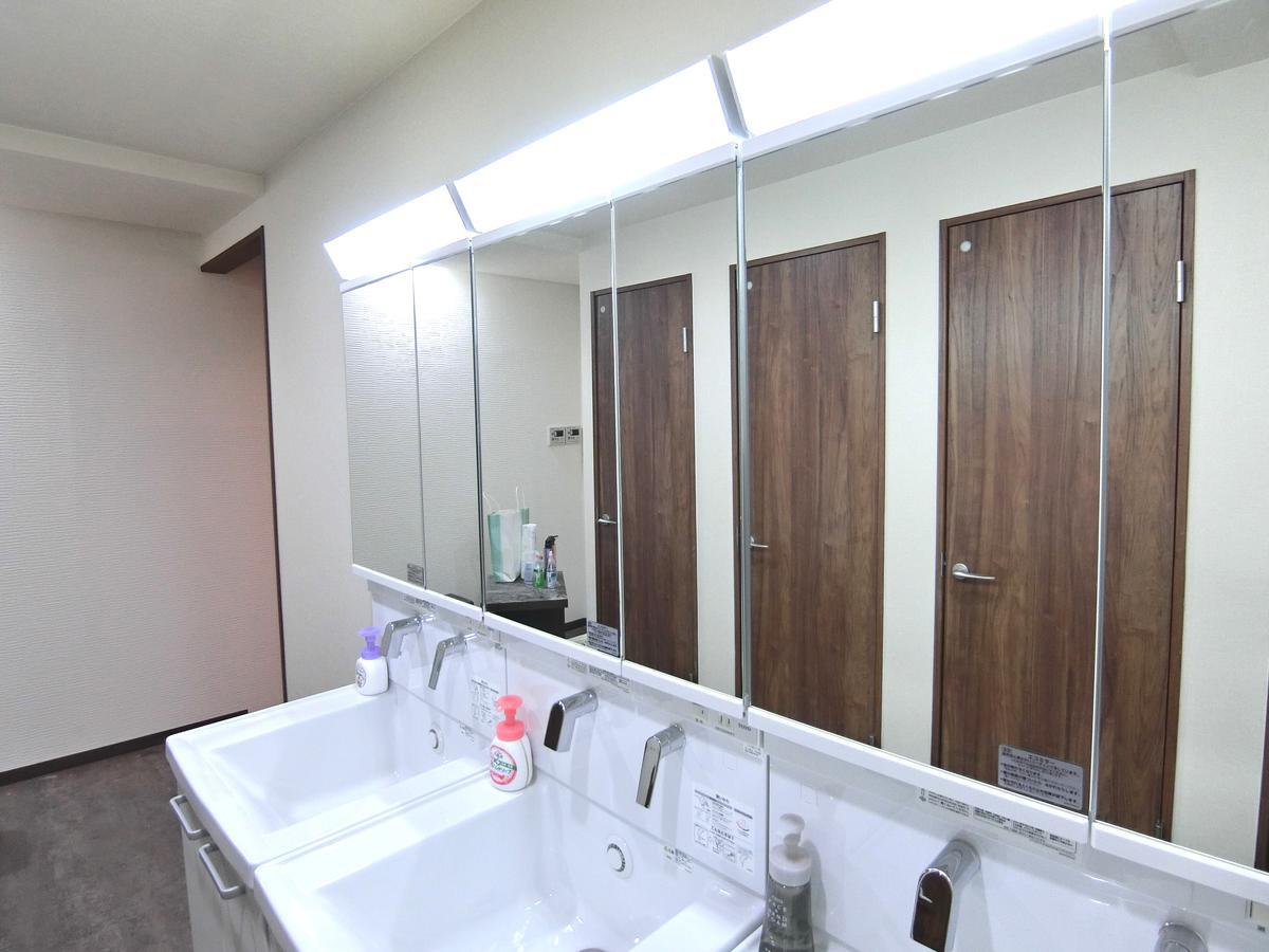 Capsule Hotel Manyudo Киото Экстерьер фото
