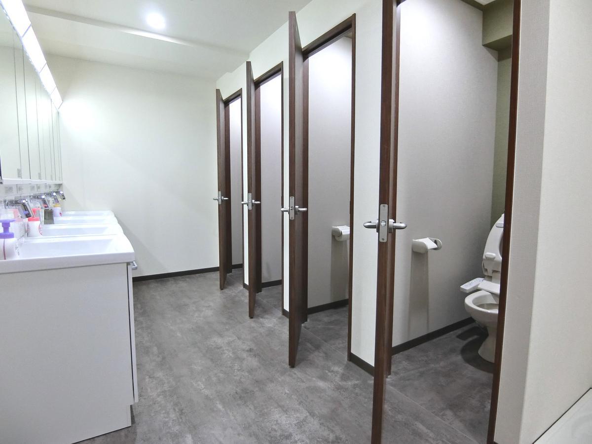 Capsule Hotel Manyudo Киото Экстерьер фото
