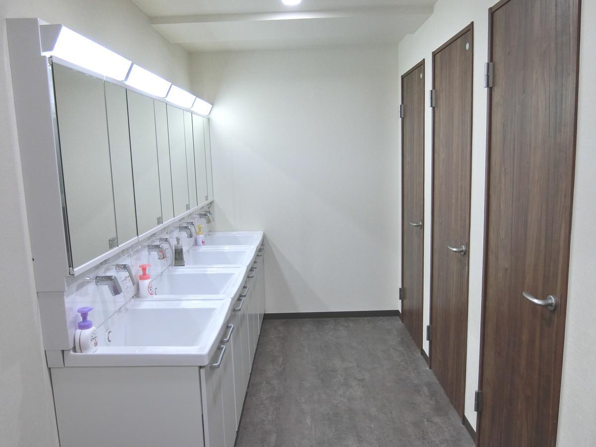 Capsule Hotel Manyudo Киото Экстерьер фото