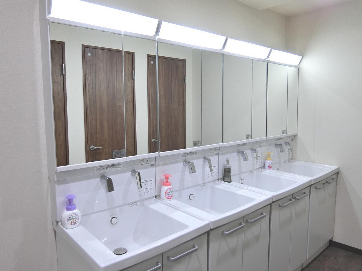Capsule Hotel Manyudo Киото Экстерьер фото